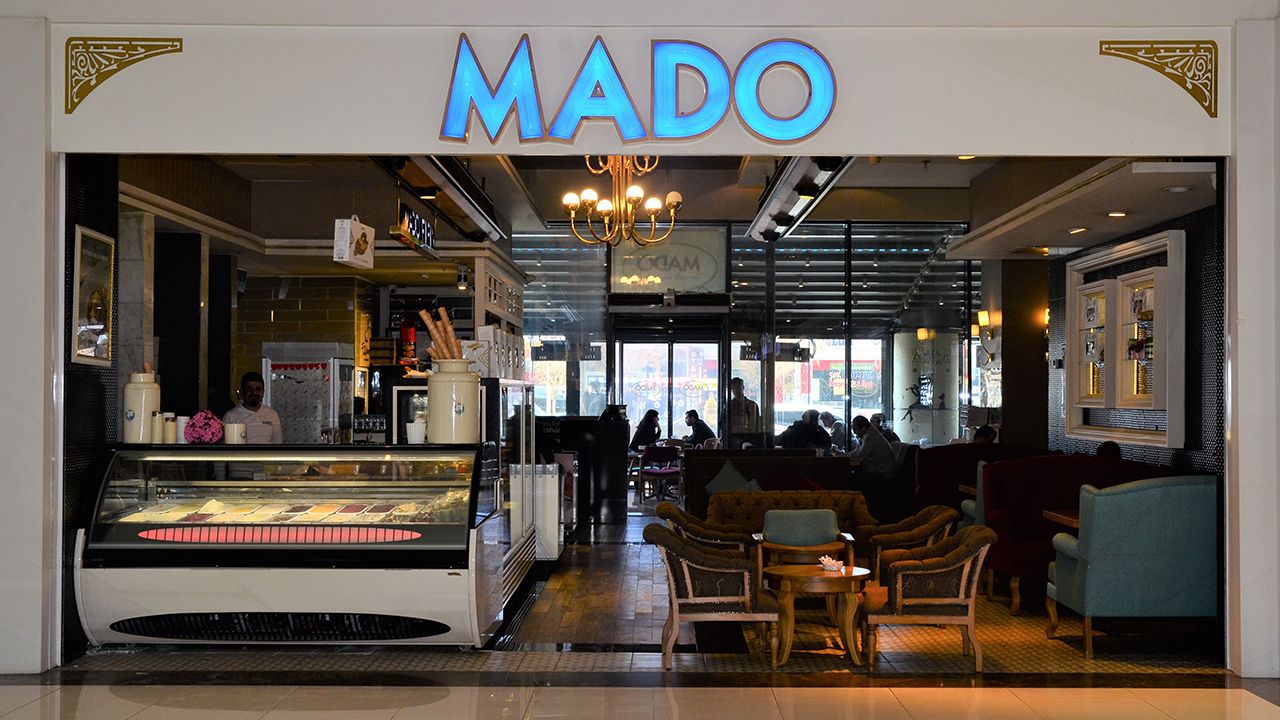 Cafe / Mado Cafe